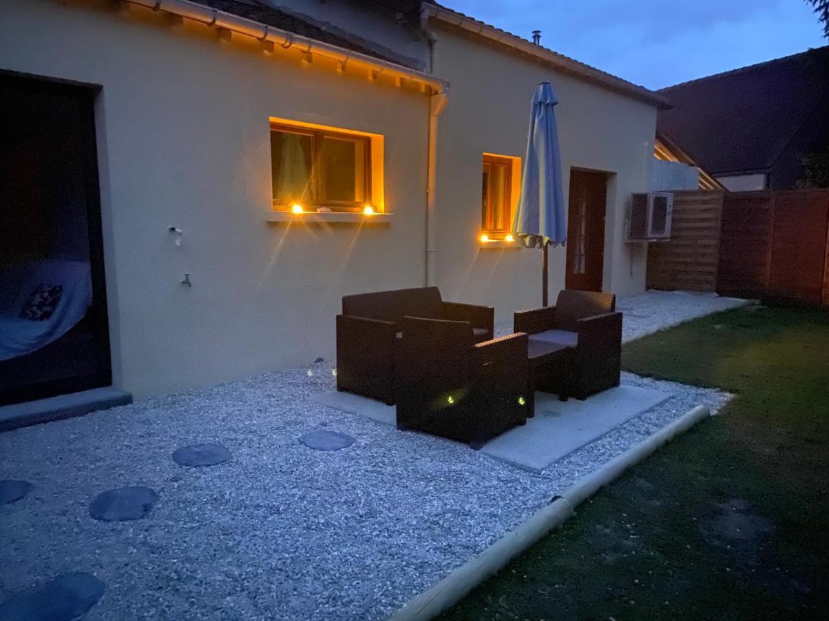 La Brie à 15mn de Disneyland et Village Nature Neufmoutiers-en-Brie Esterno foto