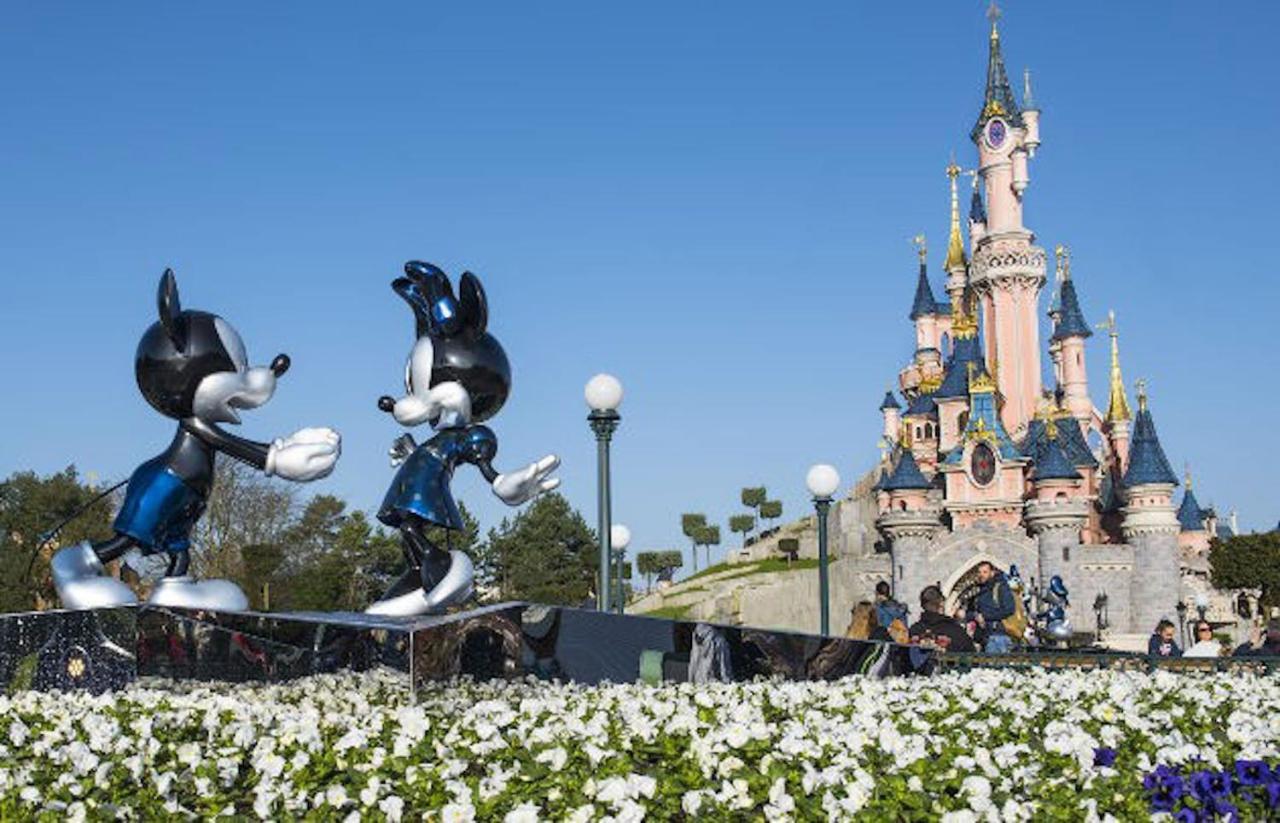 La Brie à 15mn de Disneyland et Village Nature Neufmoutiers-en-Brie Esterno foto